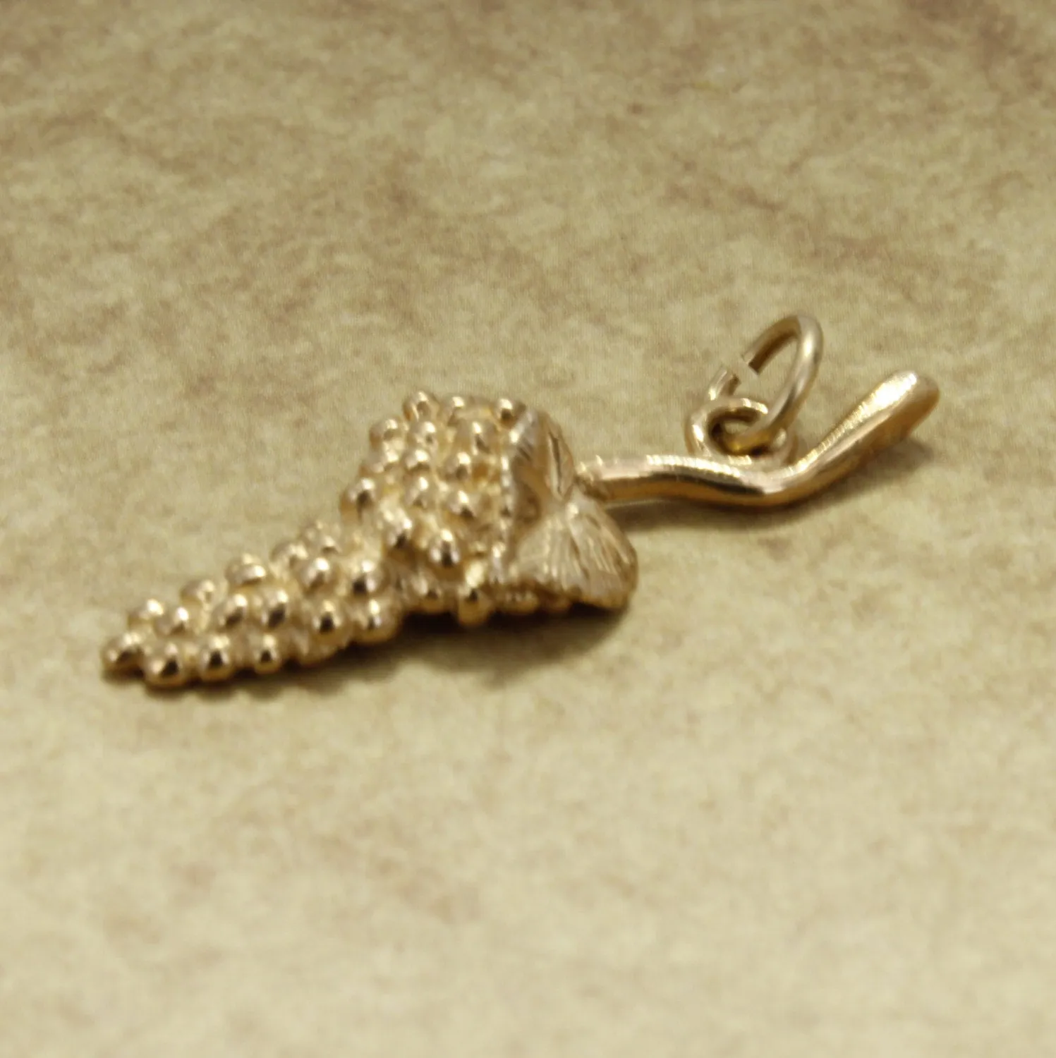 14kt Solid Yellow Gold Grape Cluster Charm